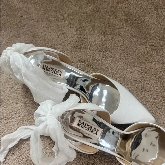 Badgley Mischka Women's Blaze Pumps - Picture 4 of 5